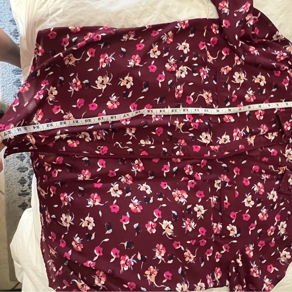 Candie’s woman’s XL Dress Shirt ,long sleeve that button’s . - Picture 6 of 7